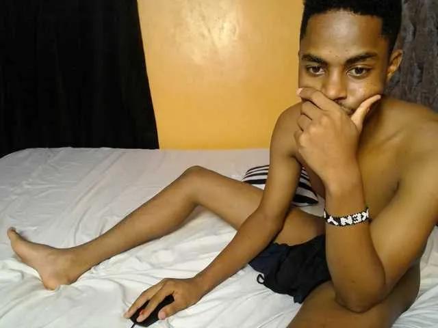 BoonieAndClyde on BongaCams 