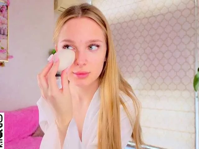 Freechat CrimsonAura on BongaCams