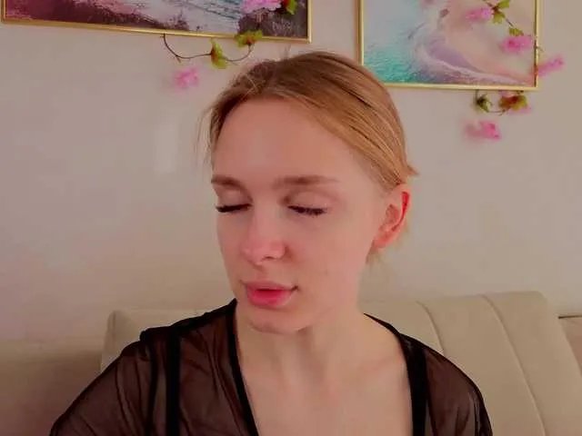 Freechat CrimsonAura on BongaCams