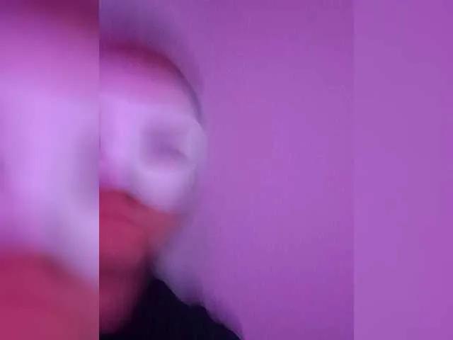 Freechat DiVona on BongaCams