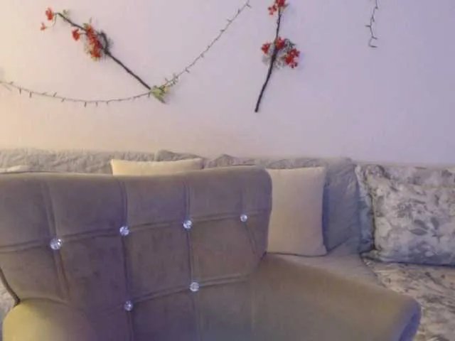 goodSnowQueen on BongaCams 