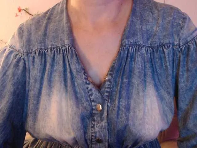 goodSnowQueen on BongaCams 