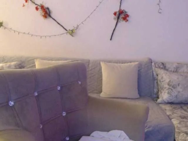 goodSnowQueen on BongaCams 