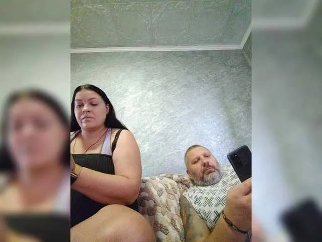 Freechat kissmabont on BongaCams