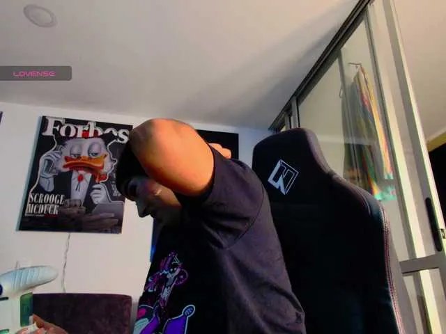 Freechat latin-couple77 on BongaCams