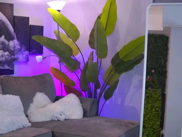 Freechat RaquelleVon on BongaCams