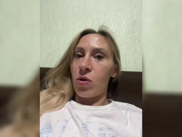 Freechat Saveta on BongaCams