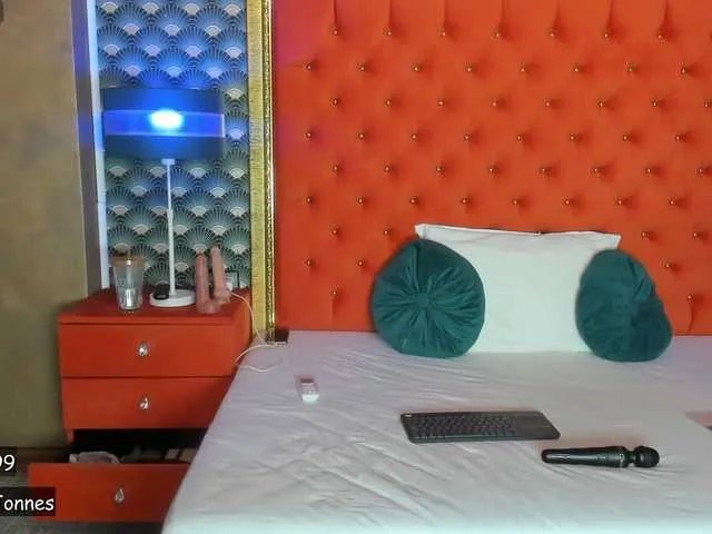 Freechat VallerieJones on BongaCams