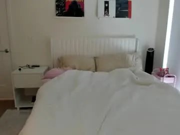 Freechat ariah_is_blonde on Chaturbate