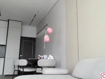 Freechat diffgirls on Chaturbate