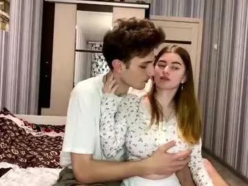 Freechat emiliacouple on Chaturbate