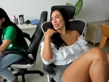 Freechat emillybrowm on Chaturbate