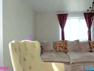 Freechat im_jasmine on Chaturbate