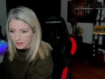 Freechat kimilee22 on Chaturbate