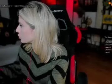 Freechat kimilee22 on Chaturbate