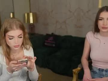 Freechat kira0541 on Chaturbate