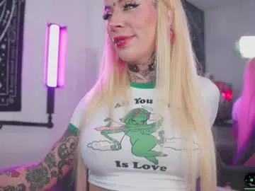 Freechat punkyfoxx on Chaturbate